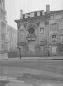 Vue de la facade apres la fermeture du petit montmartre